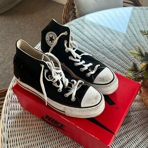Women’s black high top converses size 9